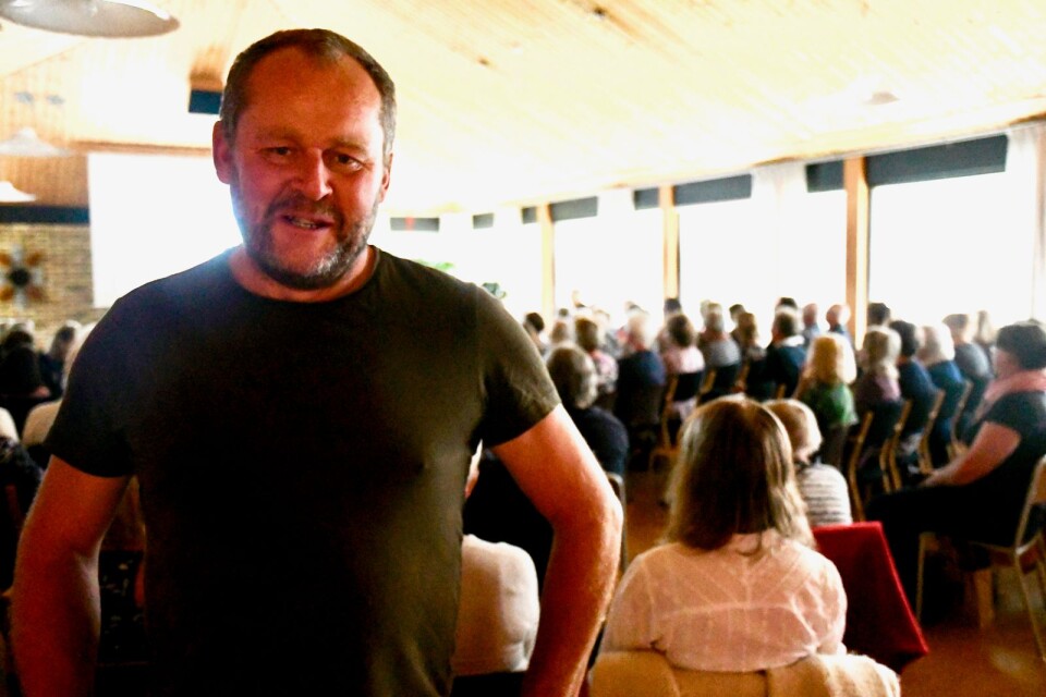 Tv-kändisen John Taylor var populär gästtalare när trädgårdsföreningen firade 30 år i församlingshemmet i Urshult i början av september.
