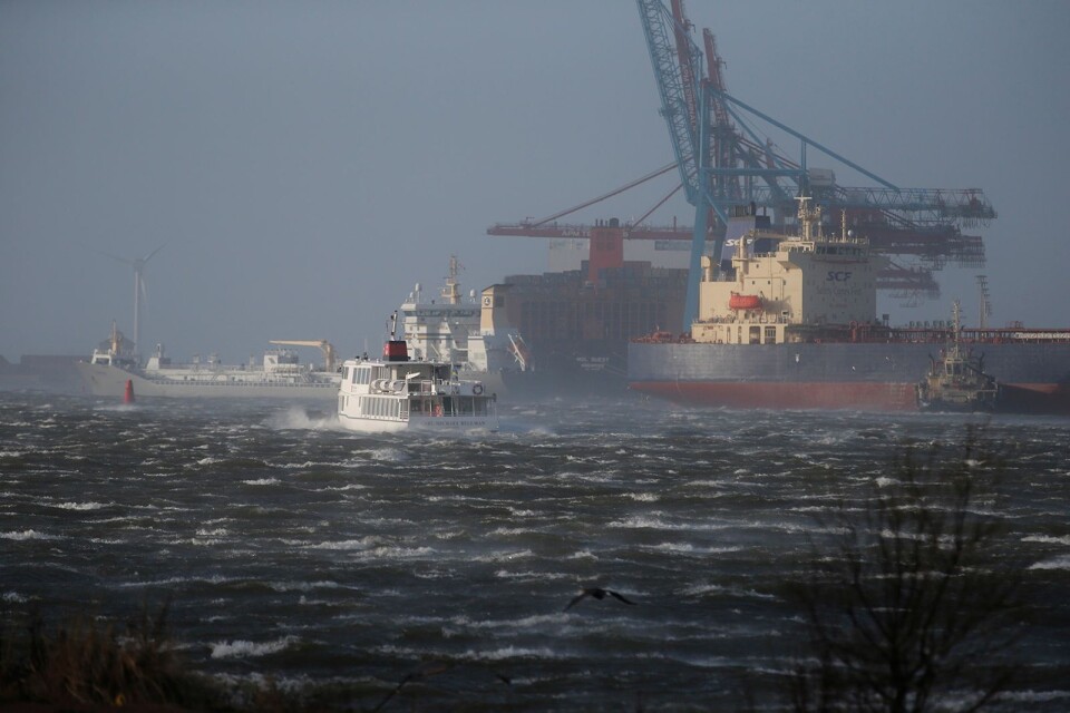 Det stormar kring sjöfartens oförmåga att själva reglera sina klimatutsläpp.