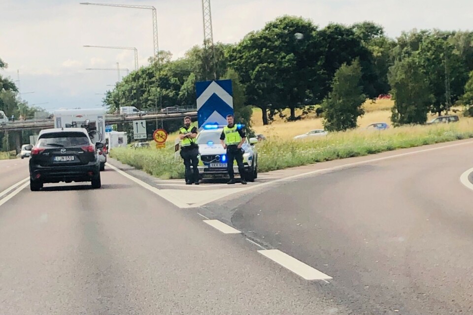 Poliser i anslutning till Ölandsbron.