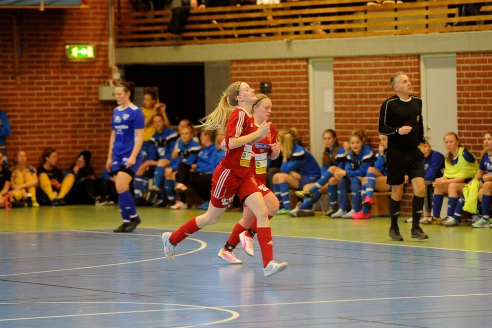 Jenny Hedfors och tvåmålsskytten Emma Arvidssons GAIF bärgade en stabil kvartsfinalvinst mot uppstickaren IFK Påryd.