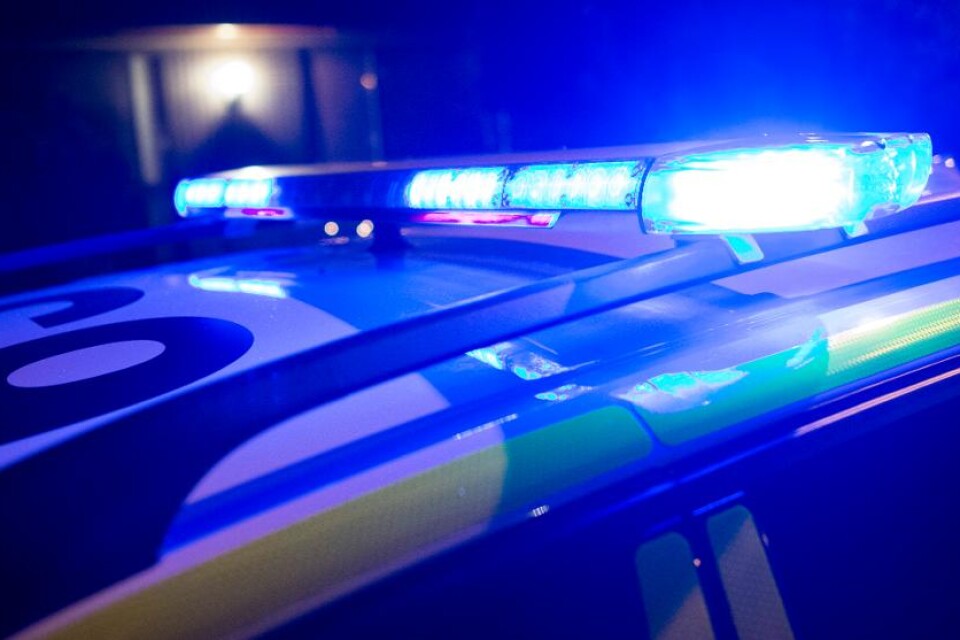 Ett trafikbråk i Ölme i Kristinehamns kommun urartade och slutade med att en man i 45-årsåldern blev misshandlad. Mannen, som körde en bil, hade blinkat med helljusen för att visa att han hade åsikter om hur en annan bil kördes. När båda bilarna stannad