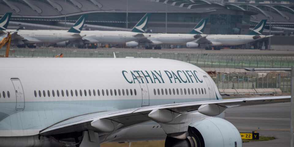 Flygplan tillhörande Cathay Pacific vid Hongkongs internationella flygplats. Arkivbild.