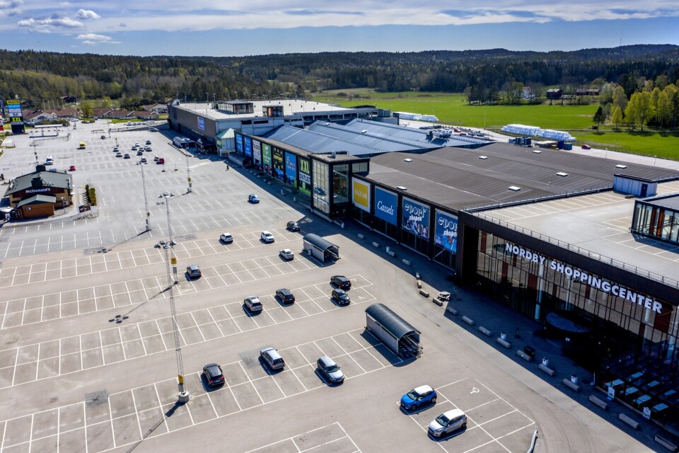 "Vi har förlorat mellan 95 och 97 % av omsättningen, säger Ole Jørgen Lind, butikschef på Maximat i Nordby shoppingcenter, norr om Strömstad. Arkivbild.