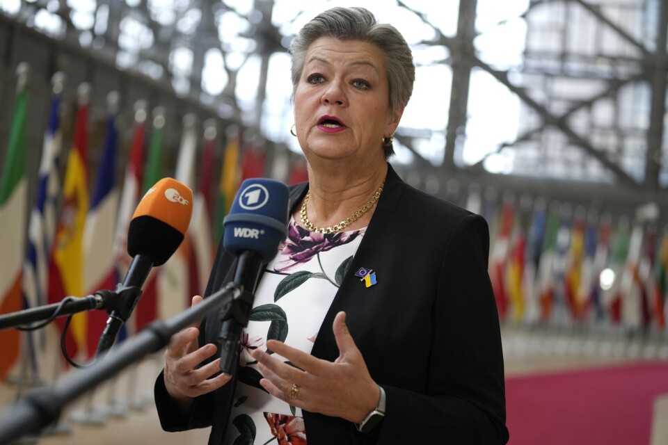 Lagförslaget innebär en massövervakning oförenlig med en demokratisk ordning, skriver Johanna Grönbäck angående det lagförslag som EU-kommissionären Ylva Johansson förespråkar.