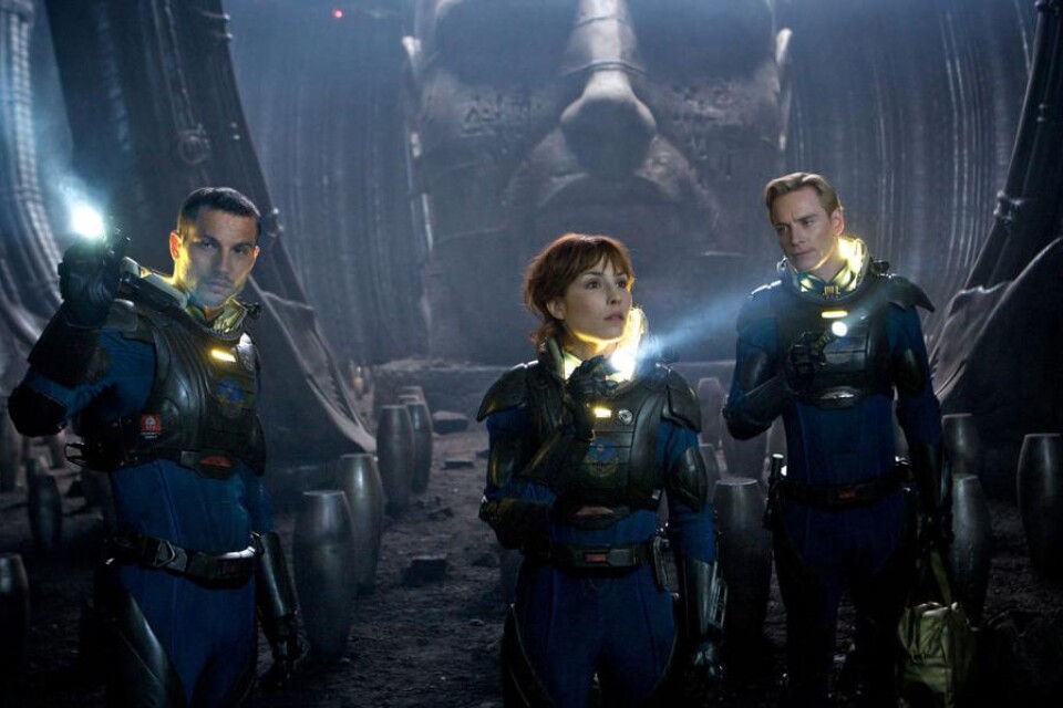 Logan Marshall Green, Noomi Rapace och Michael Fassbender i Prometheus. Foto: Fox