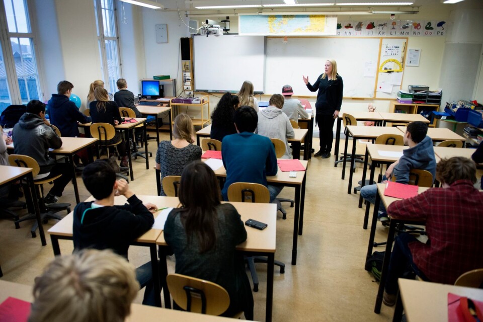 Sverige behöver såväl spetsutbildningar för högt begåvade elever som yrkesutbildningar efter grundskolan för lågpresterande, skriver debattörerna.