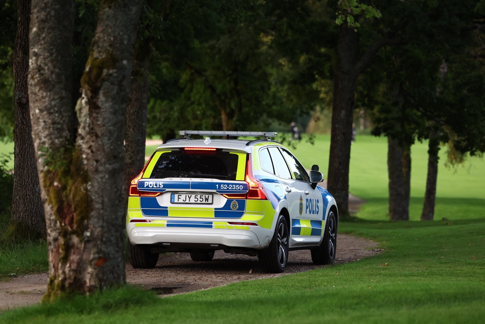 Polisen söker på flera platser runt om i Ulricehamn