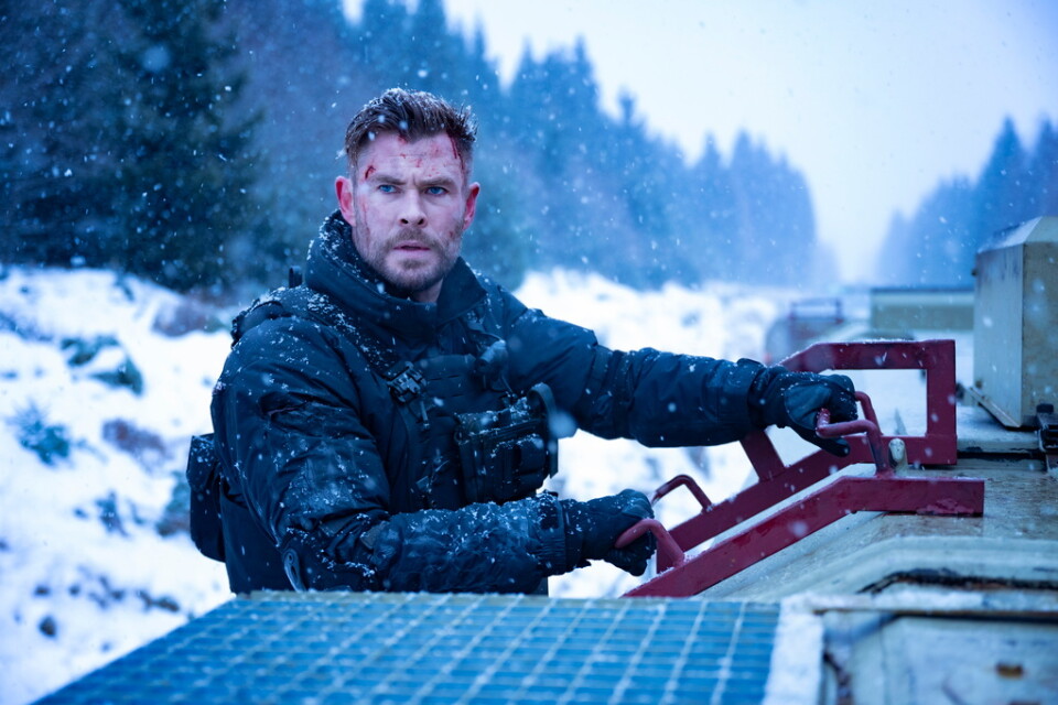 Chris Hemsworth som Tyler Rake i "Extraction 2". Pressbild.