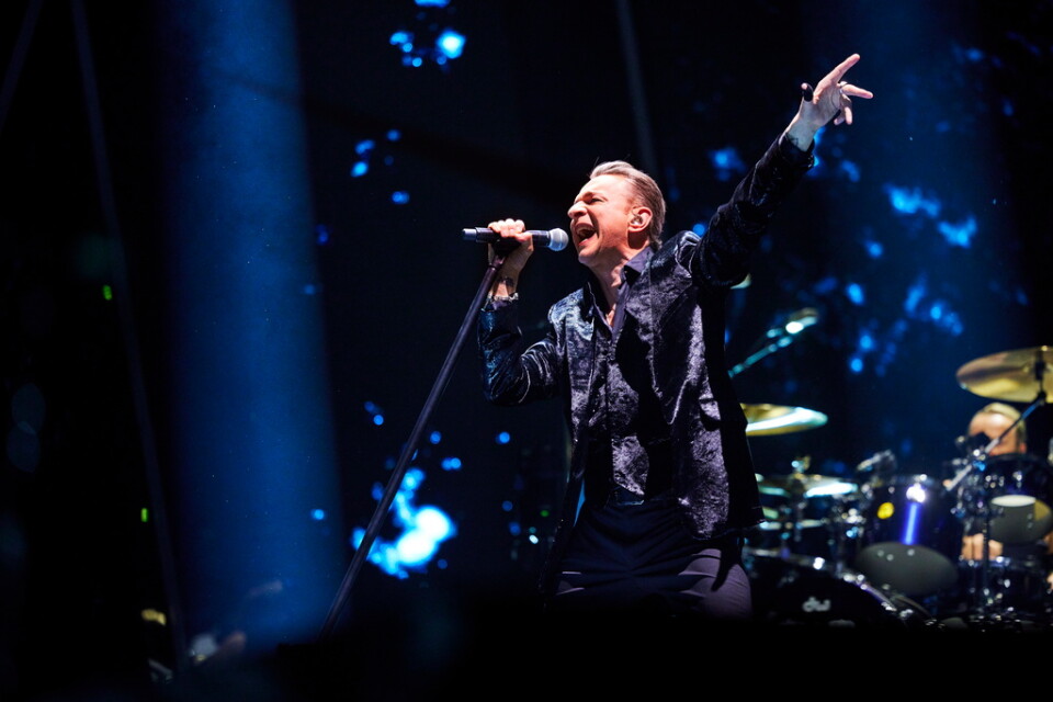 Dave Gahan och resten av medlemmarna i brittiska syntpopbandet Depeche Mode uppträdde på Friends Arena under sin "Memento mori world tour" i maj. Nu ställs Helsingforskonserten in.