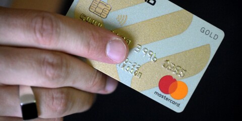 Bedragare kom över kvinnas bankkort