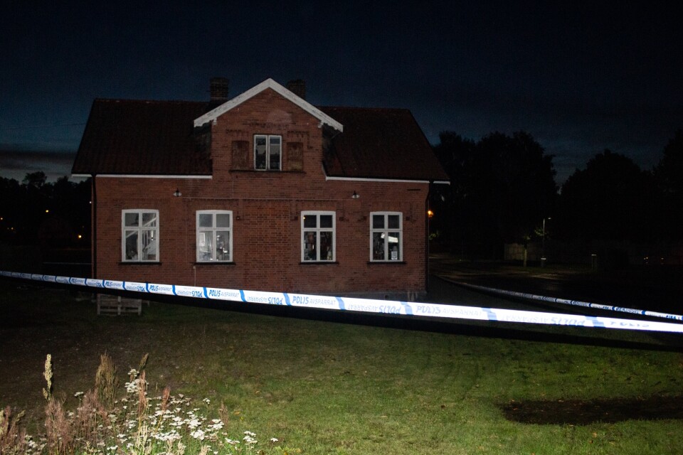The station building has been cordoned off after the fire. The police will make a forensic examination. Göinge handbollsklubb has its premises here.