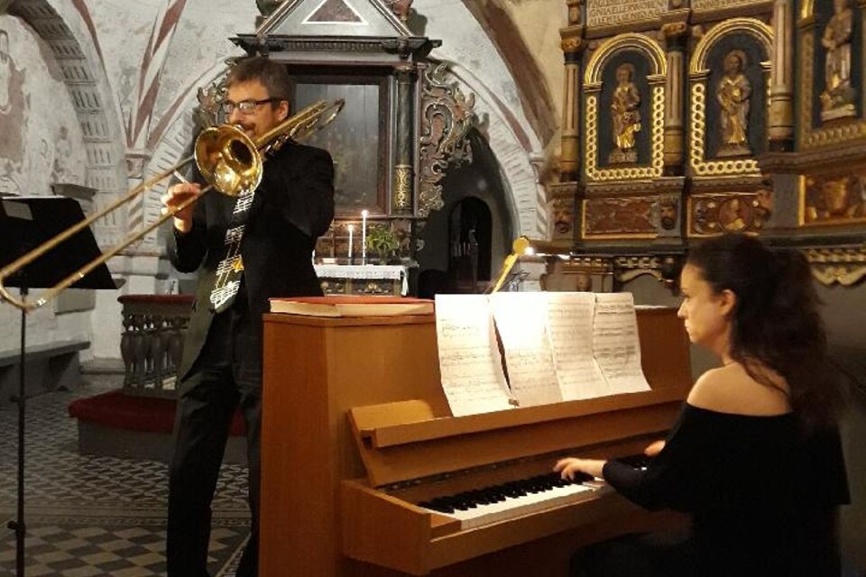 Regimantas Stankas och Julia Sigova spelade på söndagen i Maglehems kyrka.