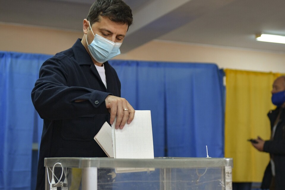 Ukrainas president Volodymyr Zelenskyj då han röstade i Kiev i lokalval den 25 oktober.