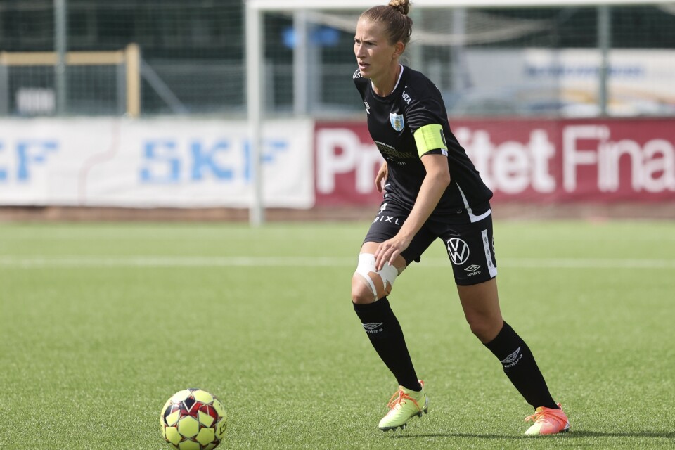 Göteborgs lagkapten Emma Berglund spelar klart den här säsongen i Göteborg. Sedan får hon leta sig vidare. Arkivbild.
