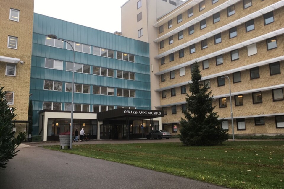 Personalkrisen är skälet till att framtiden för intensivvården på Oskarshamns sjukhus nu ska utredas. Samtidigt ger den politiska majoriteten ett tydligt besked, akutsjukvården på sjukhuset ska vara kvar.