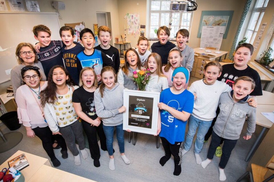 Nu väntar Göteborg och en TV-sänd final för jätteduktiga klass 5 på Karlskrona Montessorifriskola – och framför allt då för Sigrid Tyrberg och Malte Gamelius, längst fram.