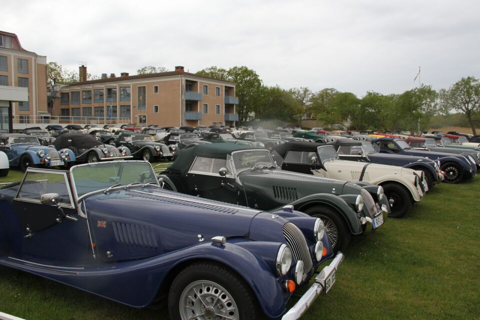 110 Morgan-bilar ställdes i fredags upp utanför Strand i Borgholm när Morgan owners group of Sweden skulle ha vår- och årsmöte.