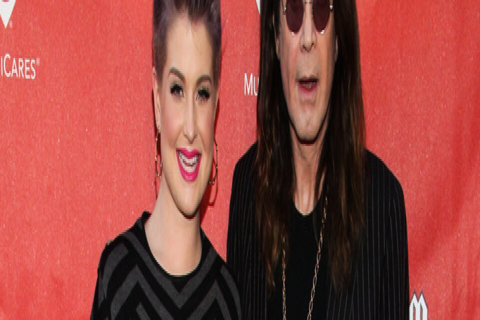 Ozzy Osbourne med sin dotter, sångerskan Kelly Osbourne, i Los Angeles 2014.