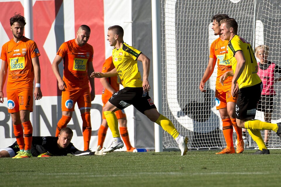 2 321 åskådare såg Mjällby AIF vinna matchen med 2–1.