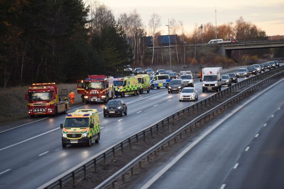 Flera olyckor har inträffat i nordöstra Skåne. Bland annat vid trafikplats Härlöv på E22.