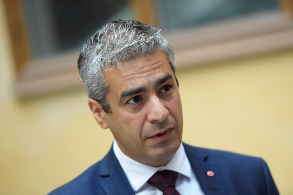 Energi- och digitaliseringsminister Khashayar Farmanbar (S). Arkivbild.