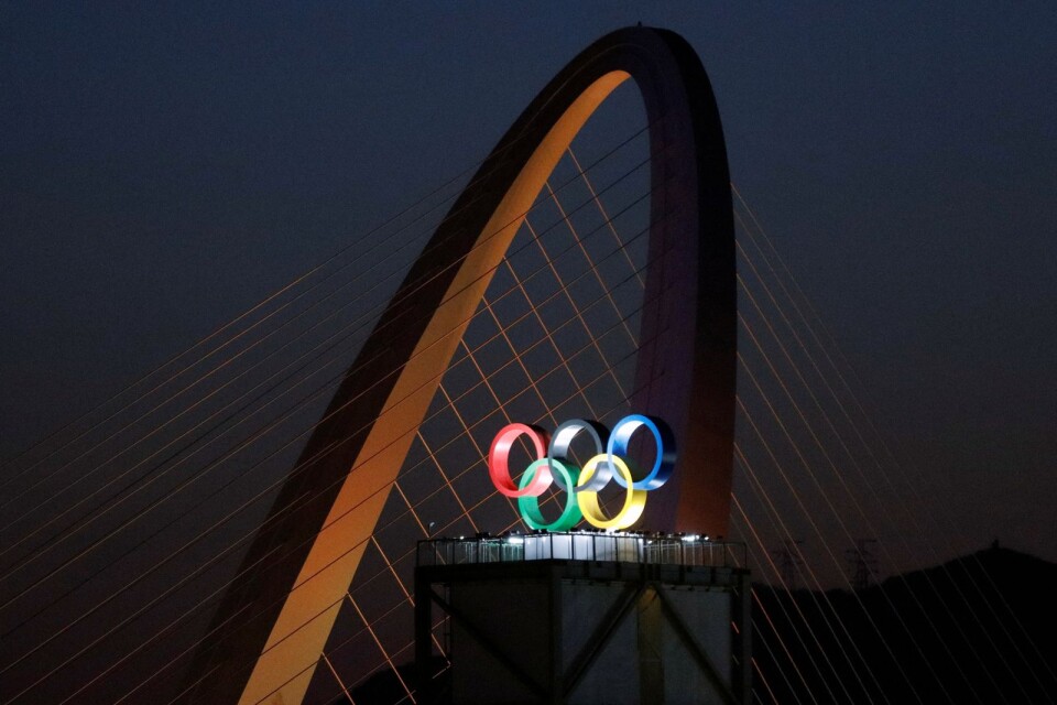 De olympiska ringarna ses vid Shougang Park, utanför Peking, Kina. Vinter-OS 2022 invigdes under fredag, 4 februari.