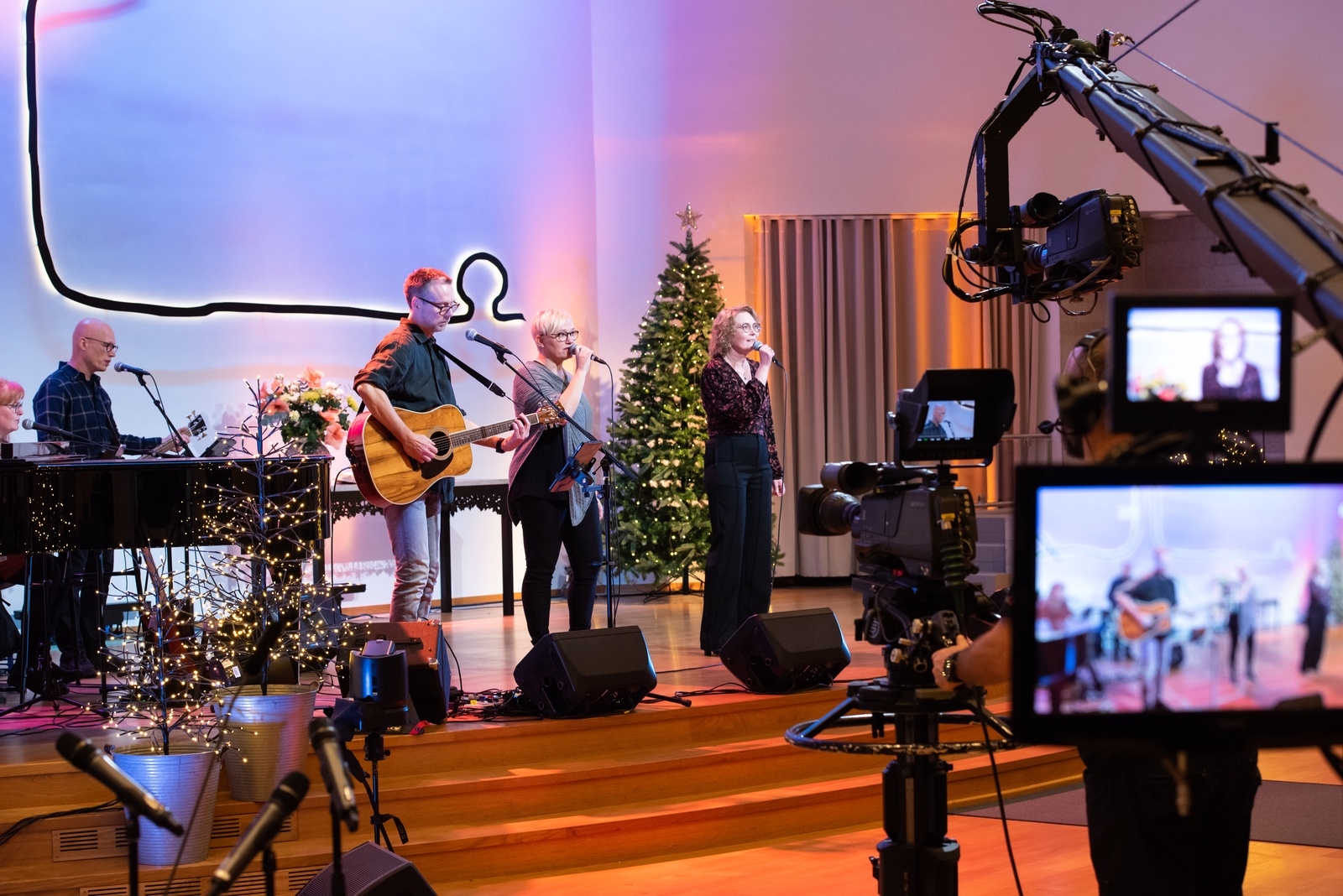 Gudstjänster spelades in för SVT i Lorensbergskyrkan i Kalmar 2021.