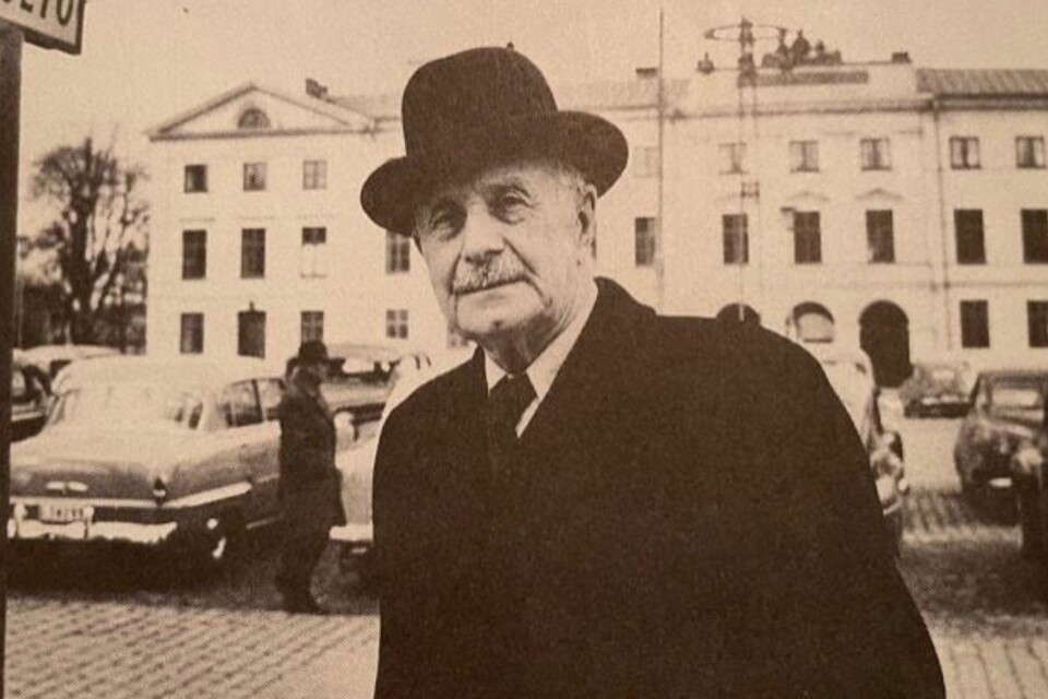 Fredrik Böök vid Stora Torg Kristianstad