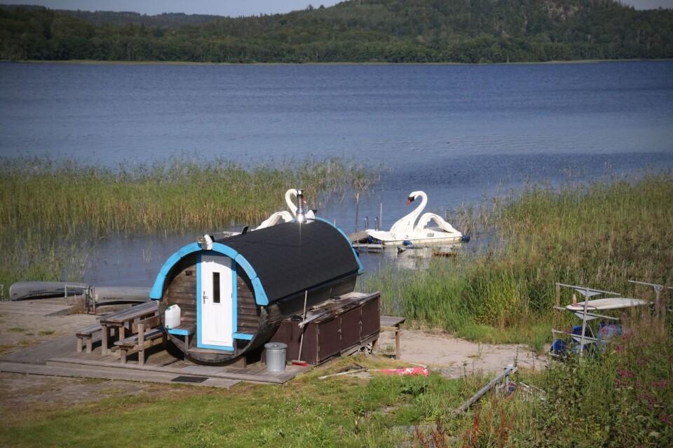 Vid Skotteksgårdens camping finns bastutunnan som enligt miljönämndens beslut bryter mot strandskyddet.