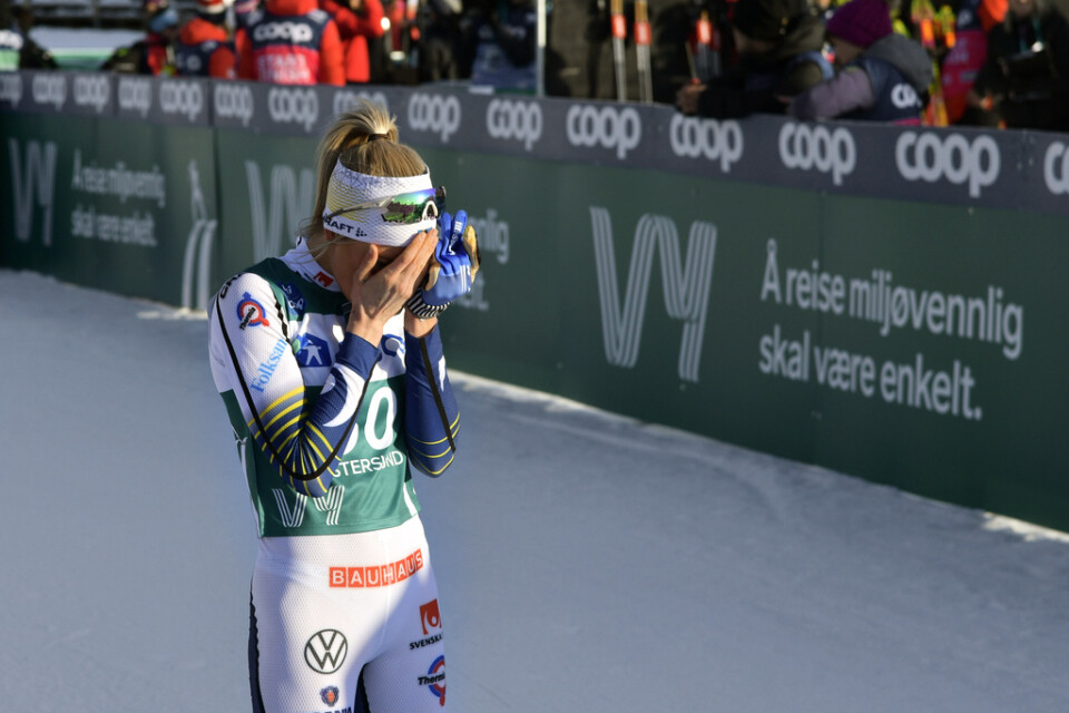 Frida Karlsson efter målgång i 10-kilometersloppet som inledde Ski Tour i Östersund på lördagen.