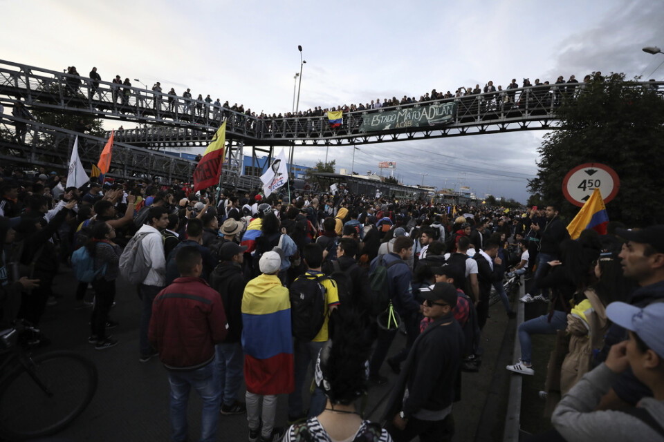 Protester i Colombias huvudstad Bogotá den 27 november. Arkivbild.