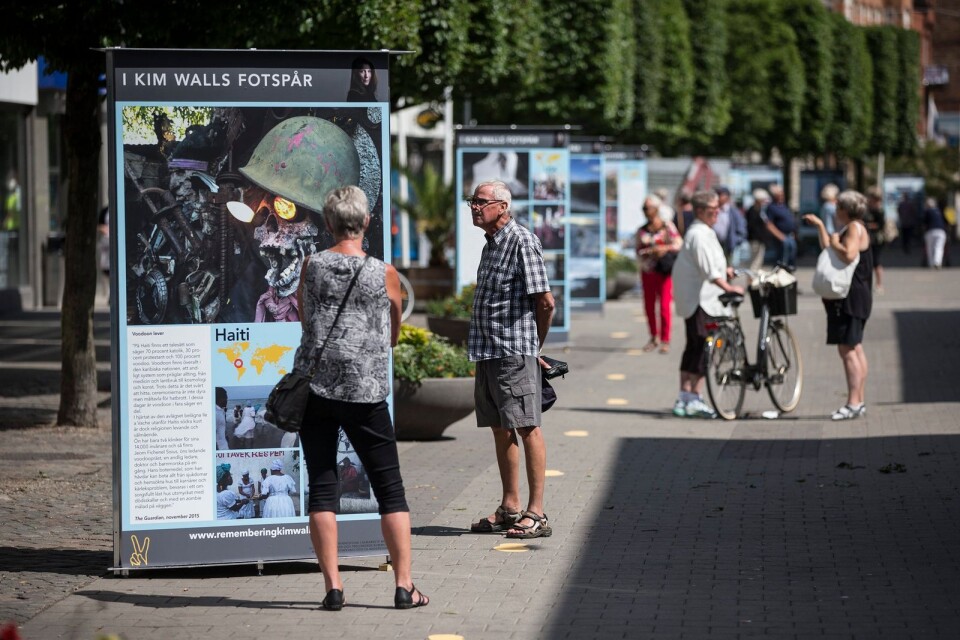Utställningen ”I Kim Walls fotspår” visades på Algatan i Trelleborg förra sommaren, då bilden är tagen.