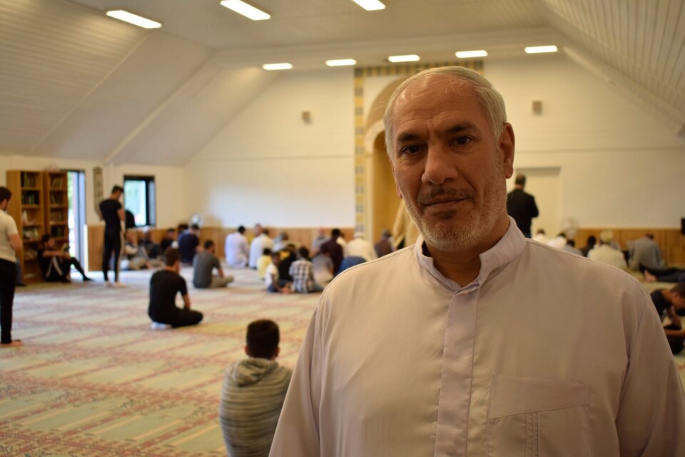 ”Nu är det väldigt bekvämt, vi är nöjda. Det var trångt här i moskén tidigare. De har gjort ett stort jobb när de byggde om moskén, säger Hassun Shehab som ofta går till moskén.