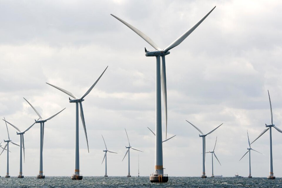 Vindkraft till havs utanför Ystad föreslås två mil ut från kusten, och skulle kunna ses från högt belägna platser på land.