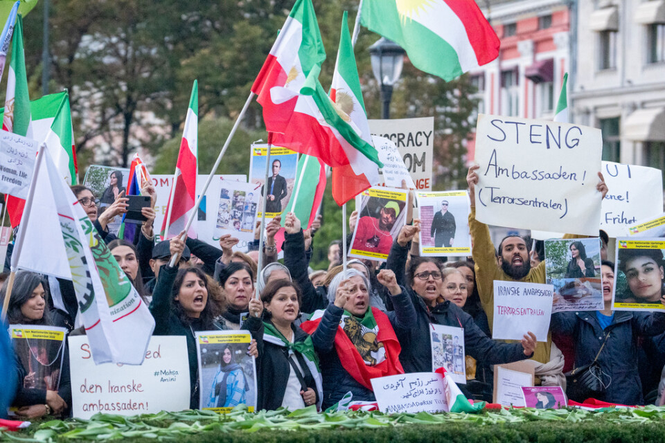 Stöddemonstration utanför stortinget i Oslo för de demonstrerande i Iran.