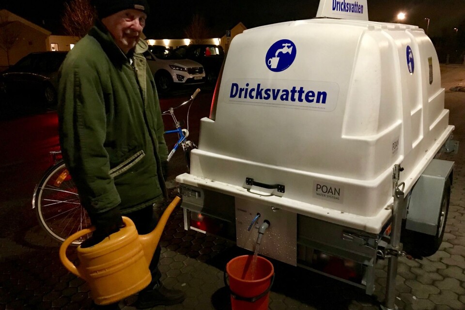Rolf Rolfsson var en av de grannar på Gislövs läge som kom till Serresjöskolan för att hämta vatten.
