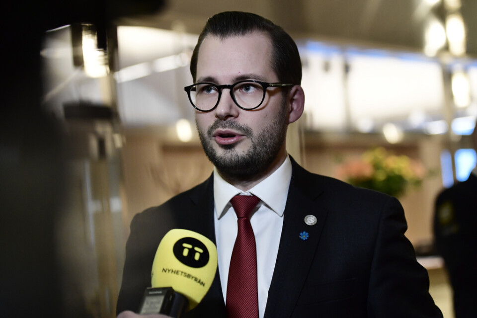 Mattias Bäckström Johansson, vice partisekreterare för Sverigedemokraterna, säger att de vill undvika tomma stolar och har därför begärt att inte vara valbara i tre kommuner.