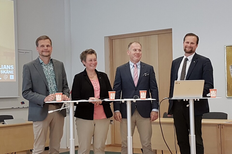 Re­gi­on­råden Per Einarsson (KD), An­net­te Li­nan­der (C), Gilbert Tri­bo (L) och Carl-Johan So­nes­son (M.	           Ar­kiv­bild