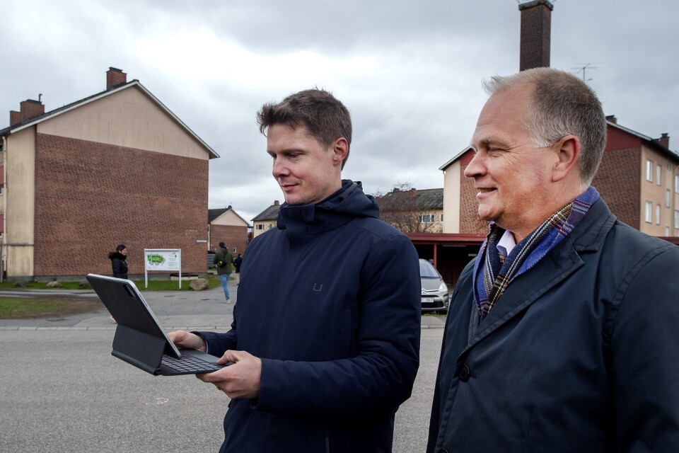 Mikael Torberntsson, Head of Community Development in Östra Göinge municipality, and Henrik Loveby, CEO of Göinghem. They believe that new homes could be a boost for the town centre in Hanaskog.