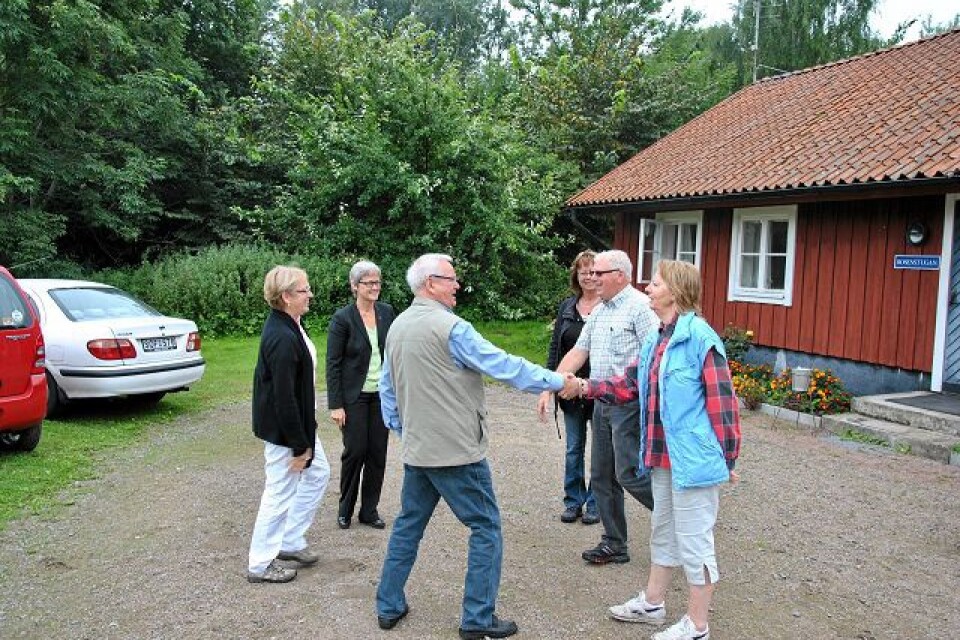 Bent Sörenstam och Karin Forsell stiftar bekantskap med varandra på Kollo för mogna. Foto: Markus Danielsson