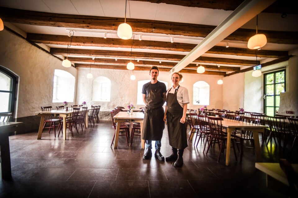 Henrik Eriksson och Lina Ahlin tog över restaurangen den 1 mars.