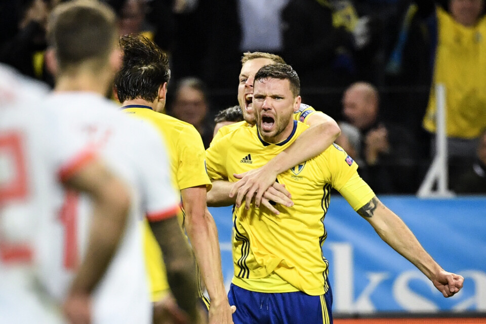 Marcus Berg jublar efter målet som tog landslaget närmare EM-slutspelet till sommaren.