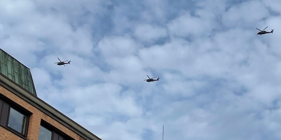 Militärhelikoptrar flög över Borås på tisdagen.