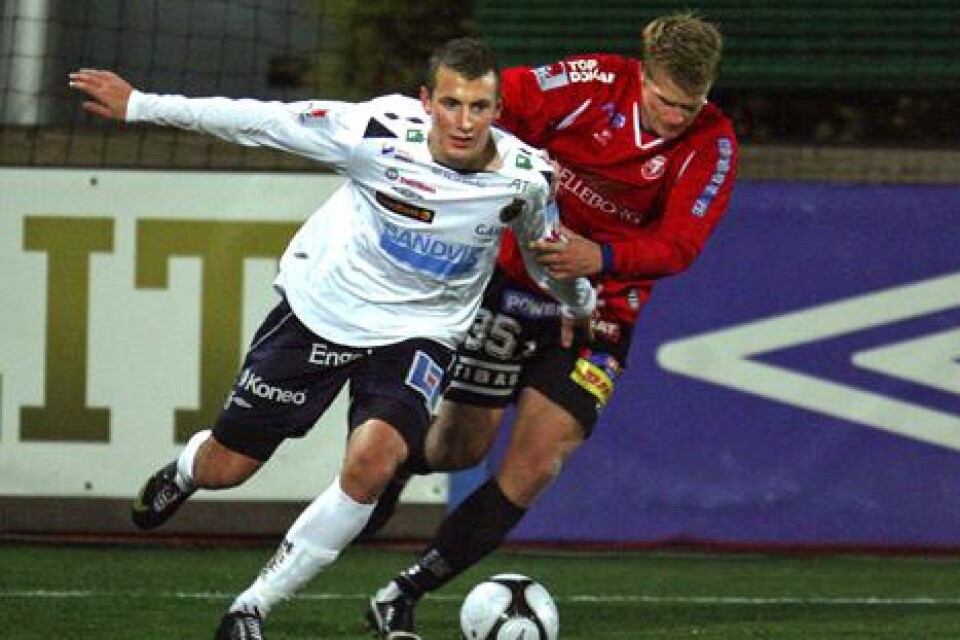 Joakim Nilsson hade full sjå med att hänga med Gefles Alexander Gerndt.