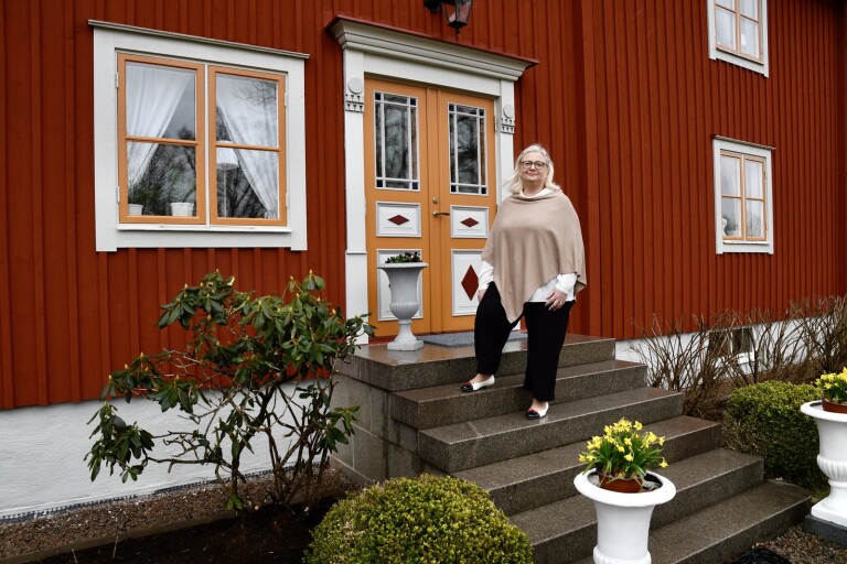 Från skyskrapor till torp – Erika bytte storaffärer i Stockholm mot egen mäklarfirma på landet