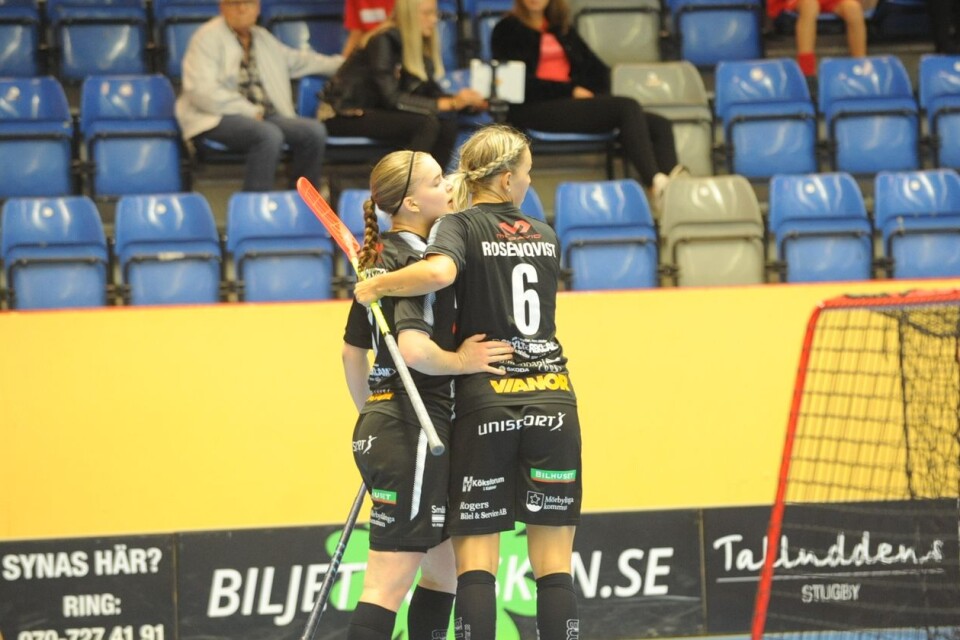 Duon Alma Bäckstedt och Emelie Rosenqvist låg bakom 1-0-målet: ”Det känns som vi hittar varandra ganska bra”, säger Bäckstedt.