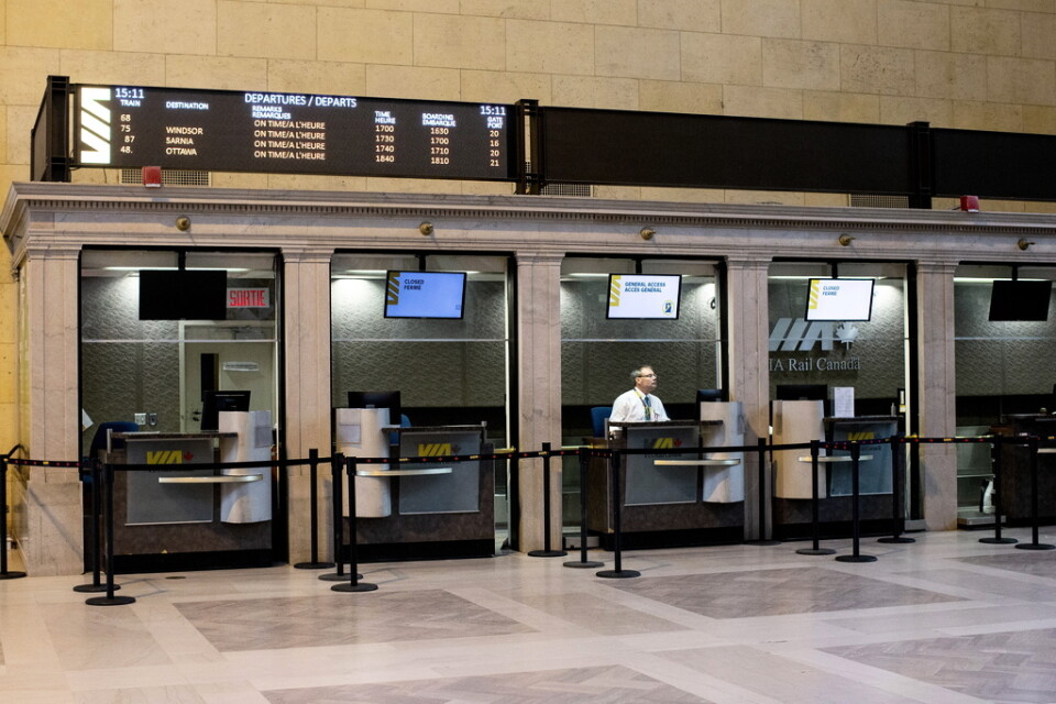 En tom biljetthall på Union Station i Toronto. Bilden är från den 28 mars.