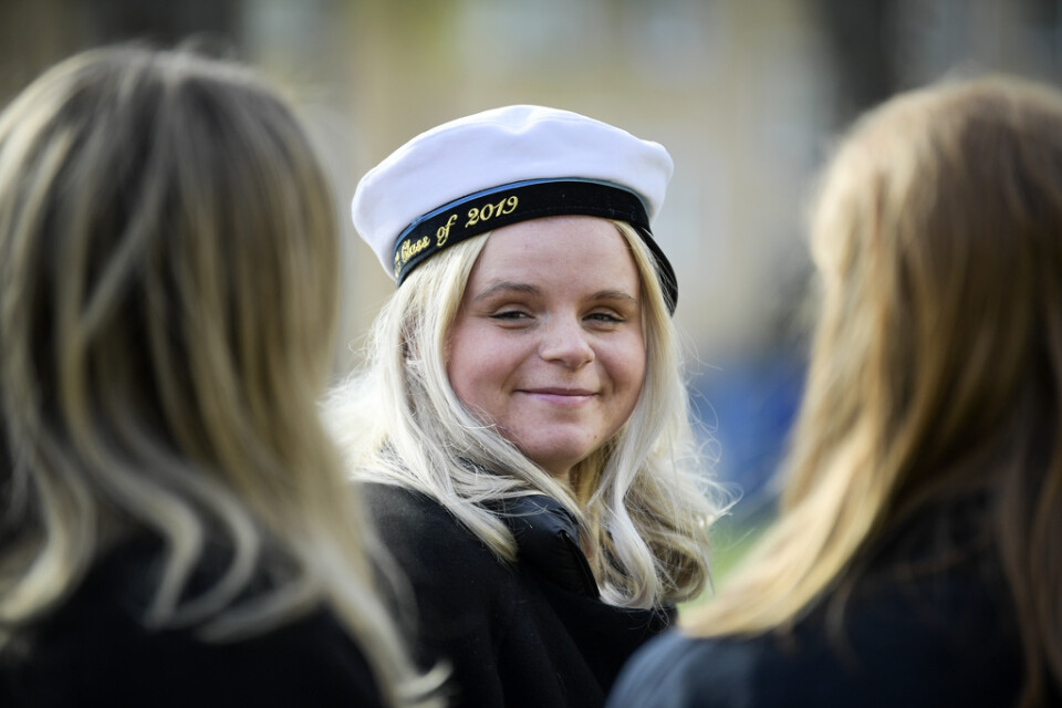 Uppsalastudenten Hannah Brandt och hennes kompisgäng på tio personer är noga med att inte festa med andra sällskap under valborgsfirandet.