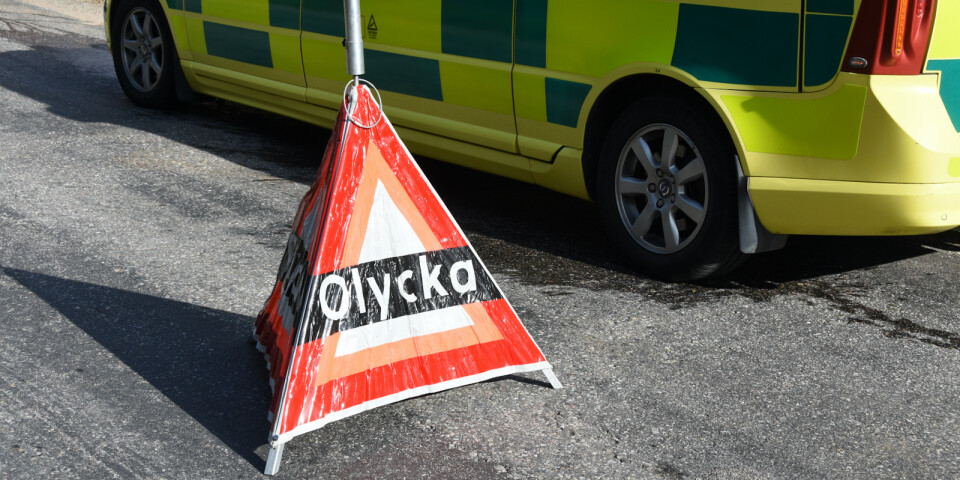Kalmar: Cyklist påkörd av bil – förd till sjukhus med ambulans
