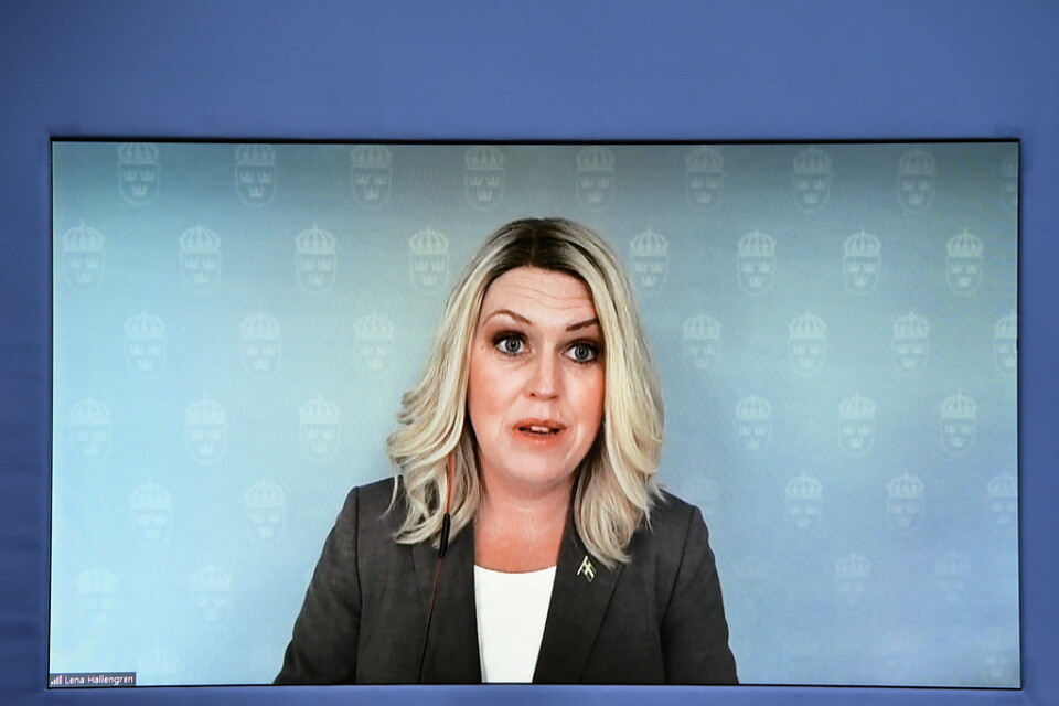 Socialminister Lena Hallengren under torsdagens digitala pressträff om nya scenarier för smittspridningens utveckling de kommande tre månaderna.